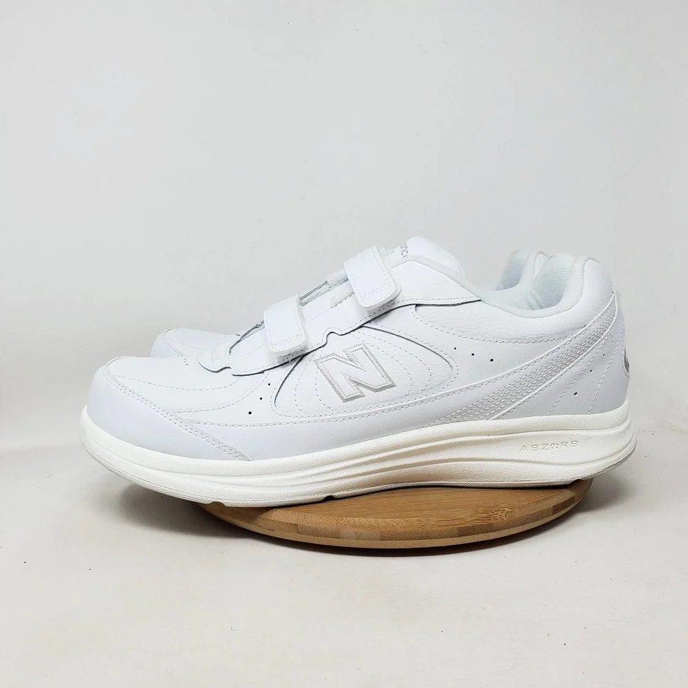 New Balance 577 Shoes Mens 11.5 2E WIDE White Classic Straps Comfort Sneaker